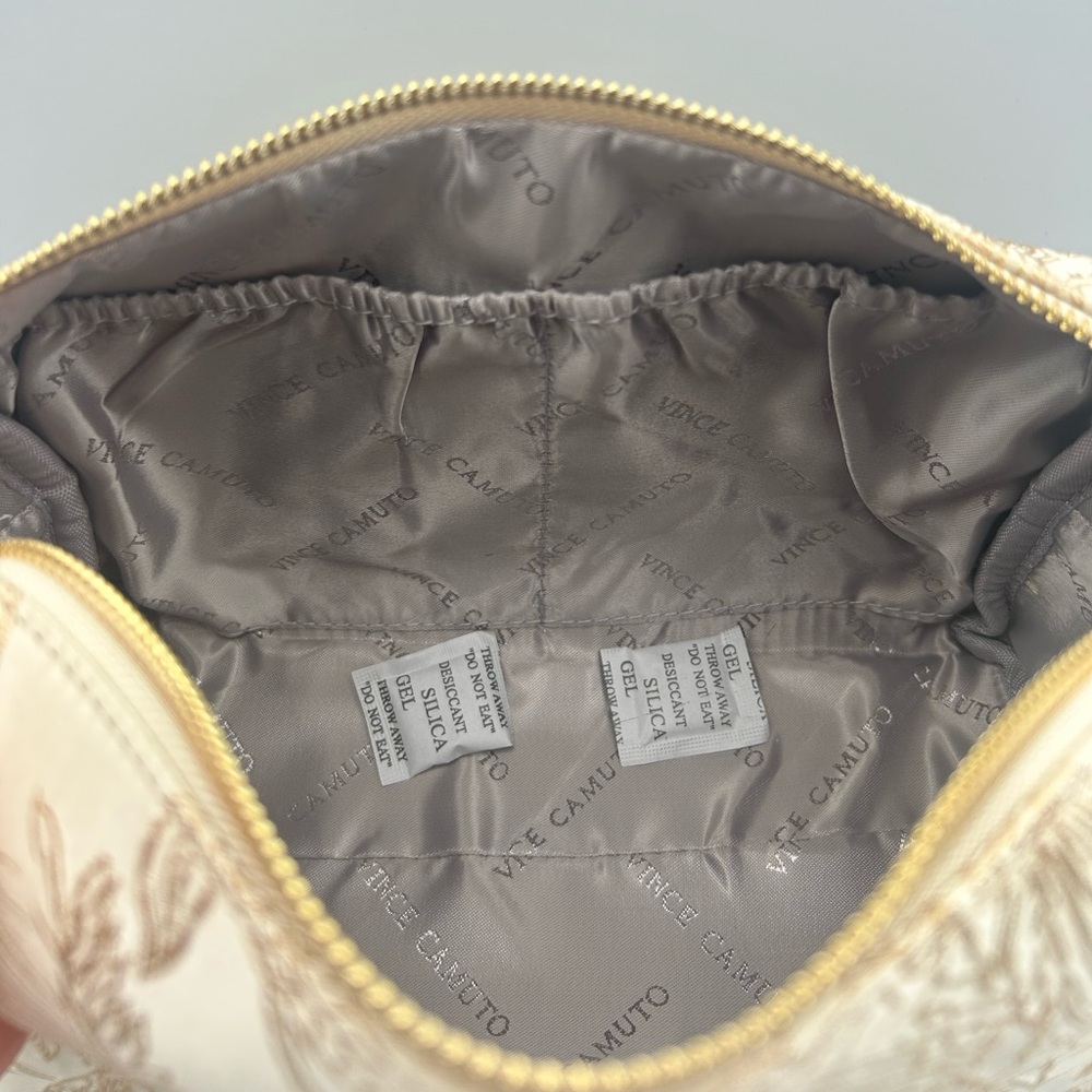*New* Vince Camuto Cream and Gold Animal and Plant Scene Cosmetic/Travel Bag - Picture 11 of 15